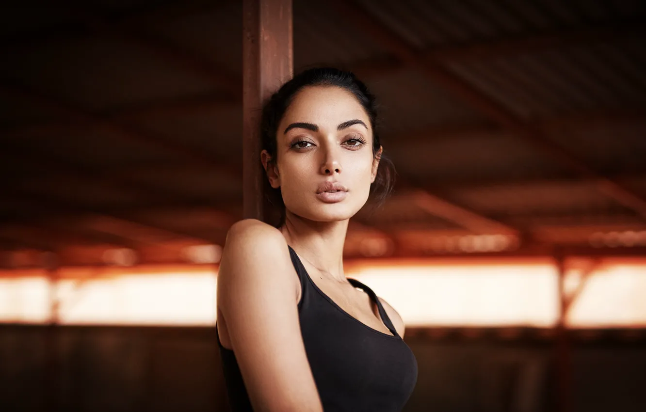 Фото обои girl, hot, sexy, eyes, smile, beautiful, figure, model