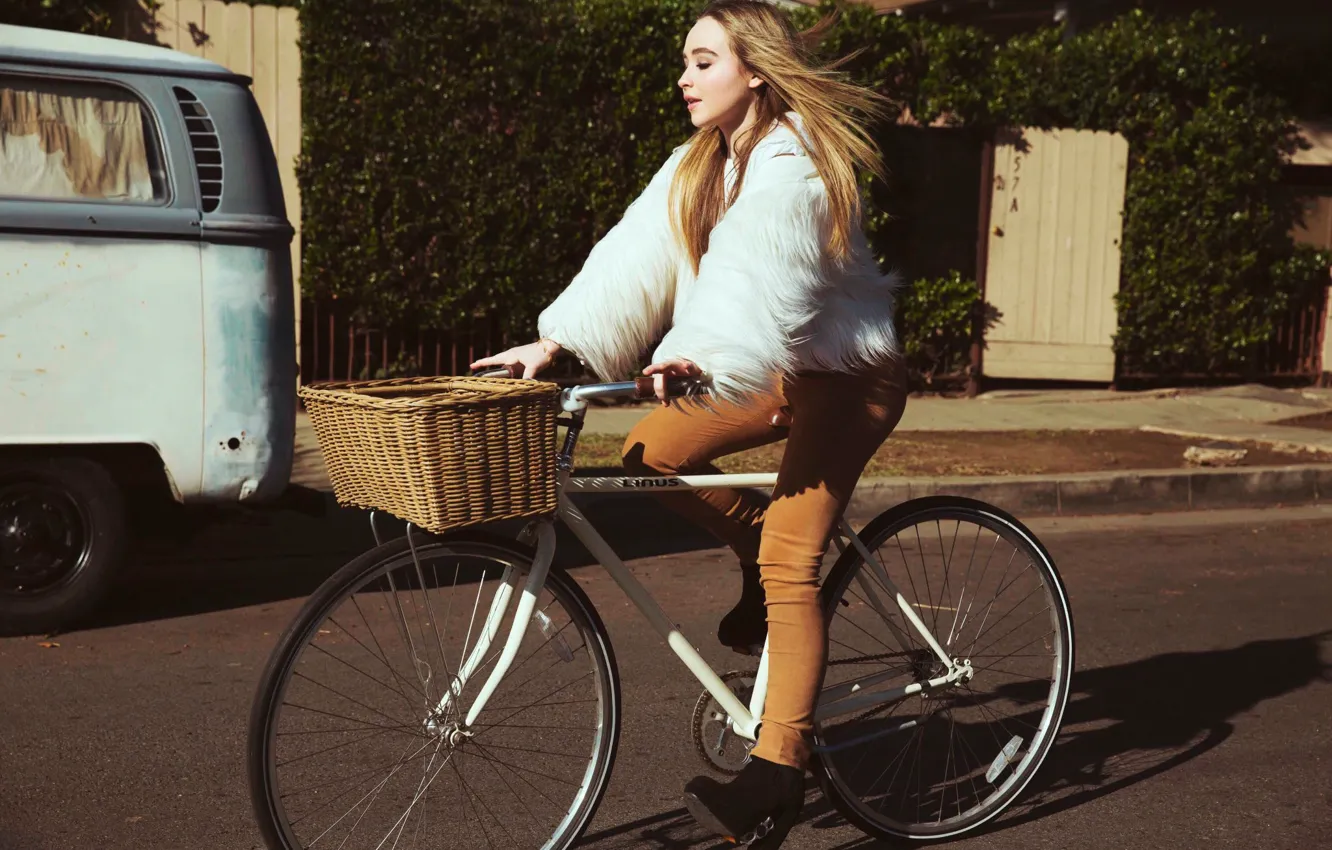 Фото обои дорога, велосипед, корзина, Sabrina Carpenter, Сабрина Карпентер, Sarah Barlow, EVOLution