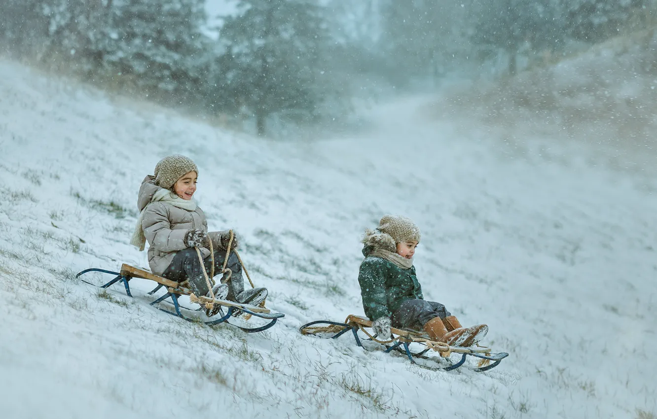 Фото обои зима, дети, санки
