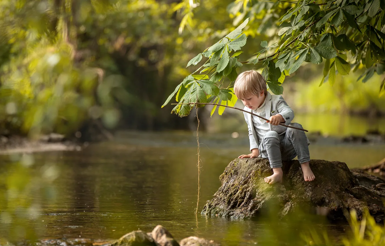 Фото обои река, рыбалка, мальчик