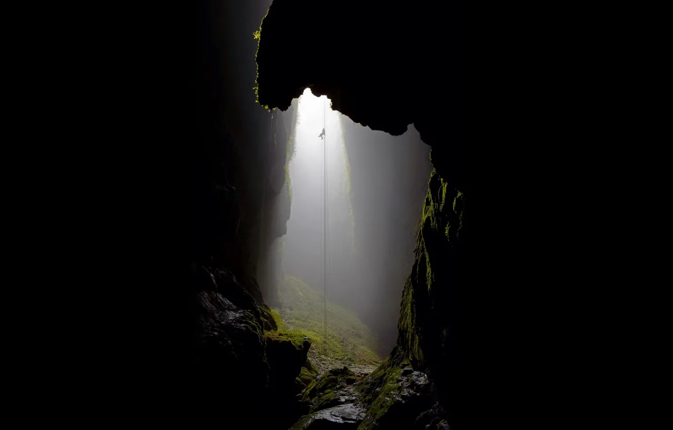 Фото обои light, sport, rock, photo, man, scenery, cave, rope