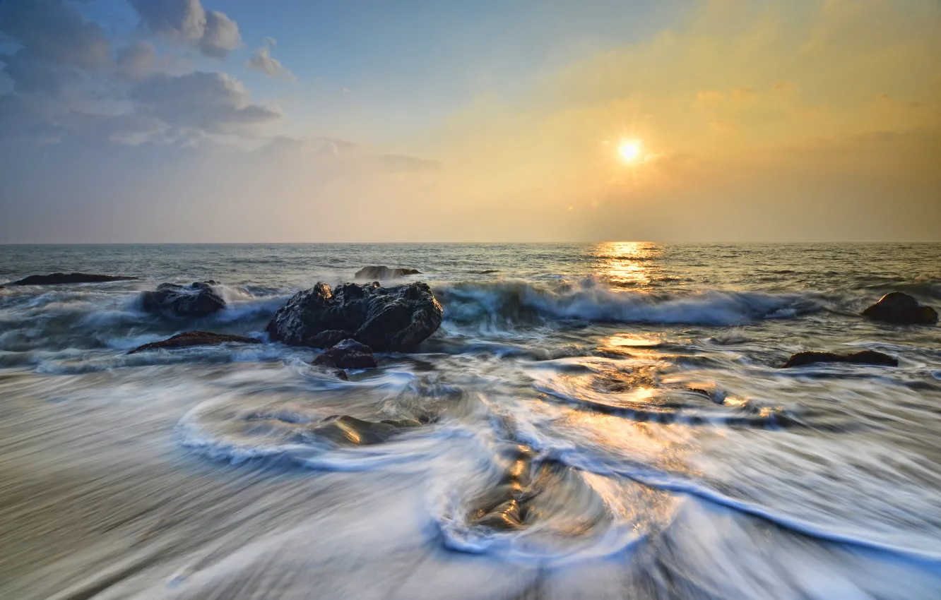 Фото обои море, волны, солнце, камни, рассвет, прибой, Китай, побережье Фангшан