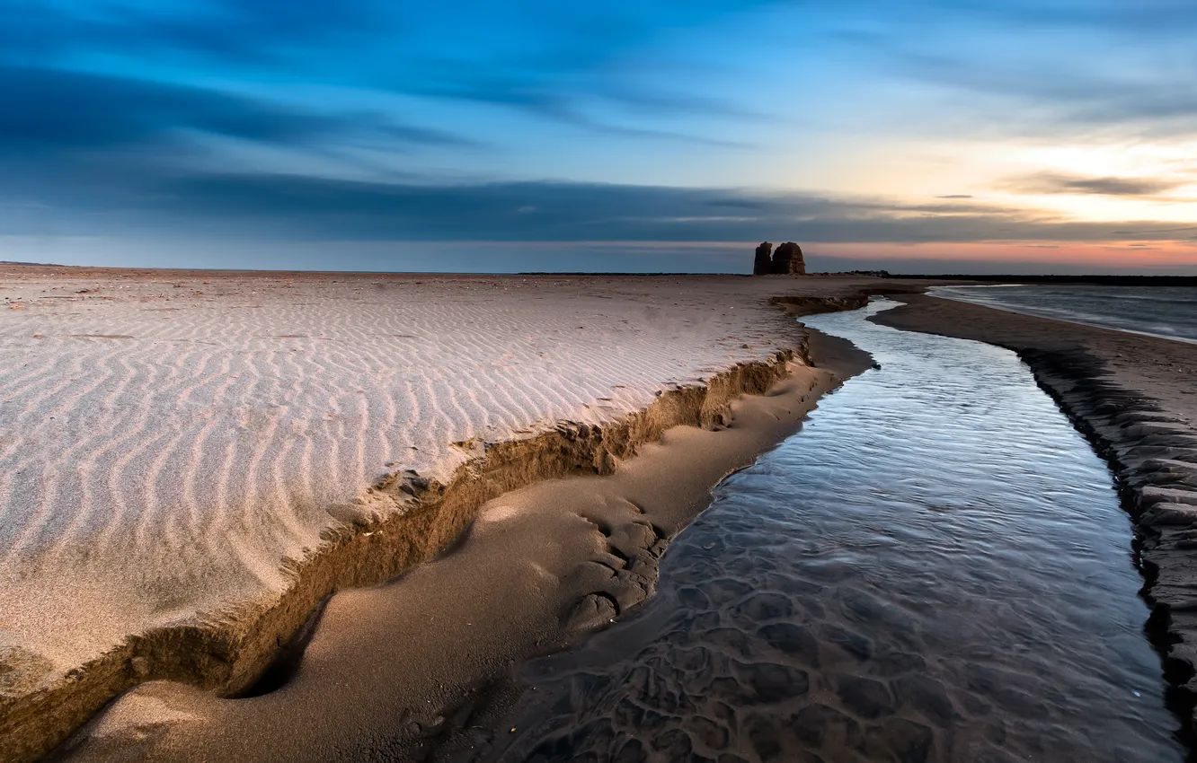 Фото обои песок, пляж, рассвет, Италия, речка