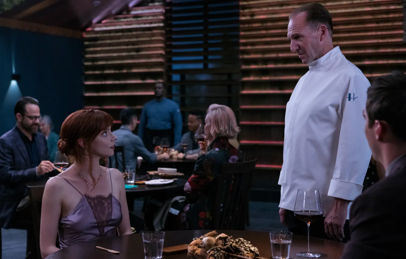 Фото обои Ralph Fiennes, Anya Taylor-Joy, The Menu