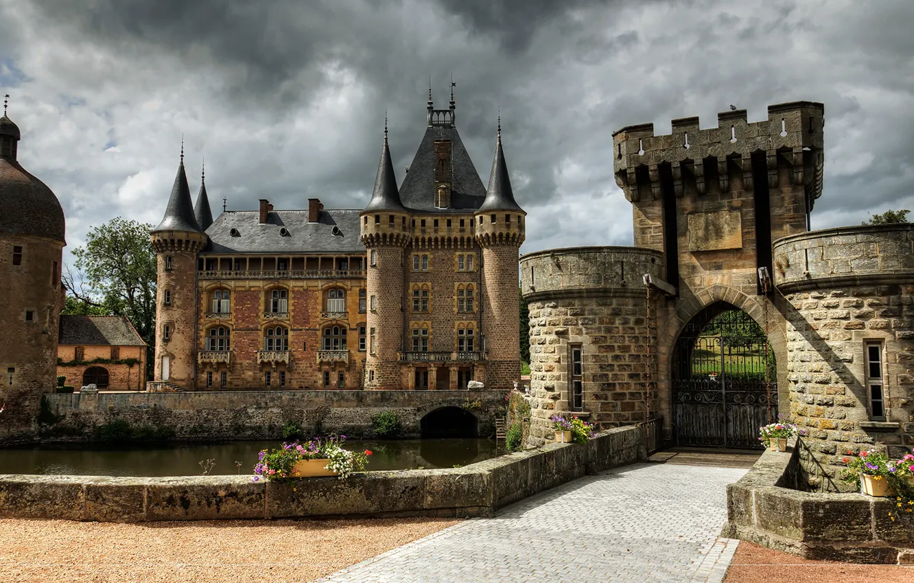 Фото обои замок, Франция, башни, крепость, Castle of La Clayette
