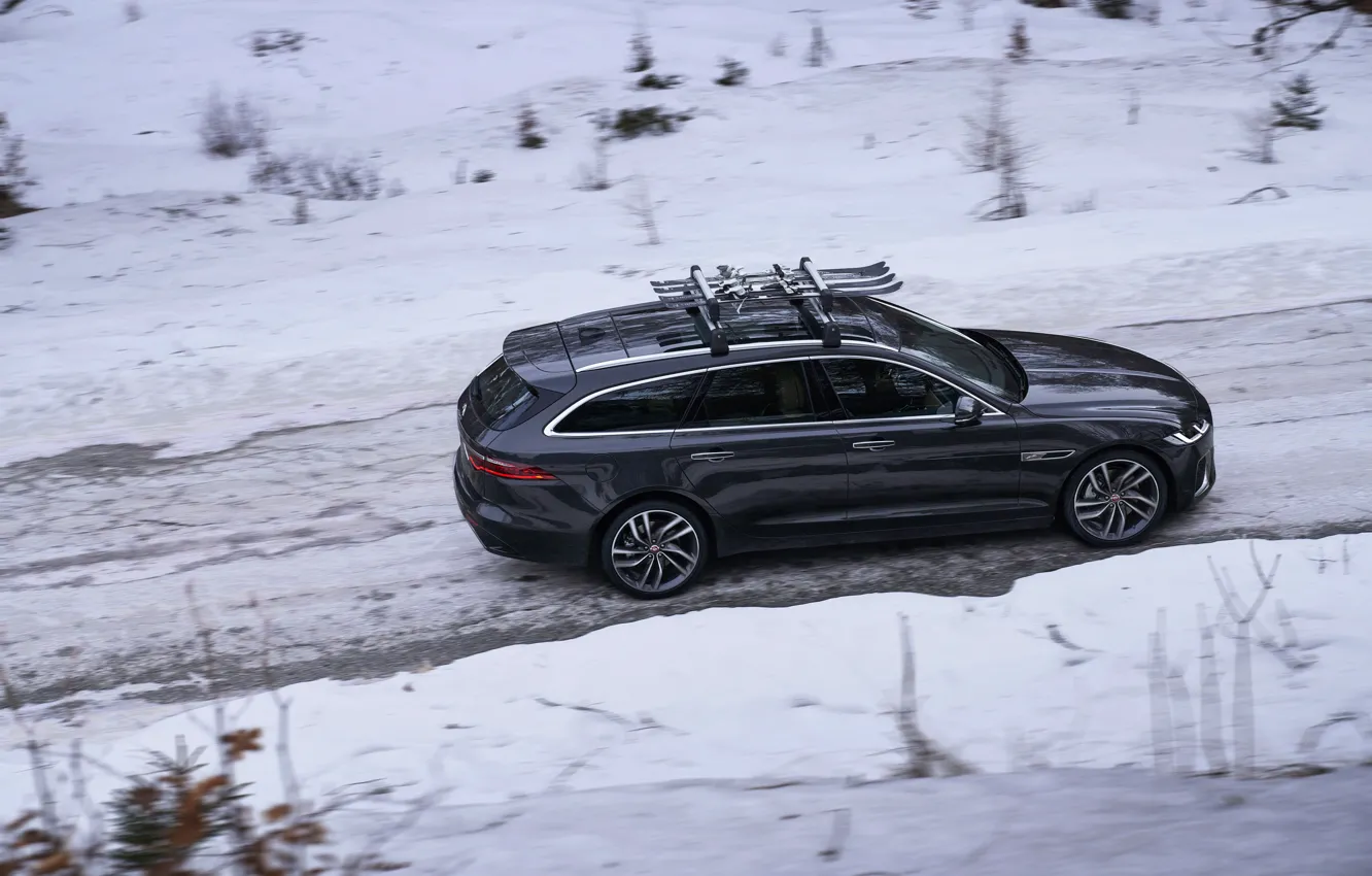 Фото обои зима, дорога, снег, Jaguar, вид сбоку, универсал, Jaguar XF, 2020