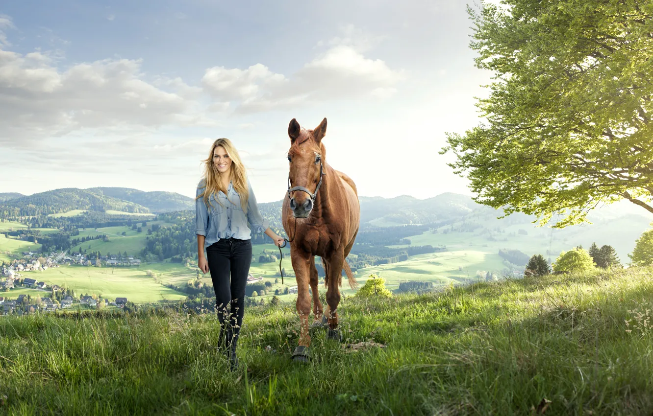 Фото обои Девушка, Лошадь, Трава, Животные