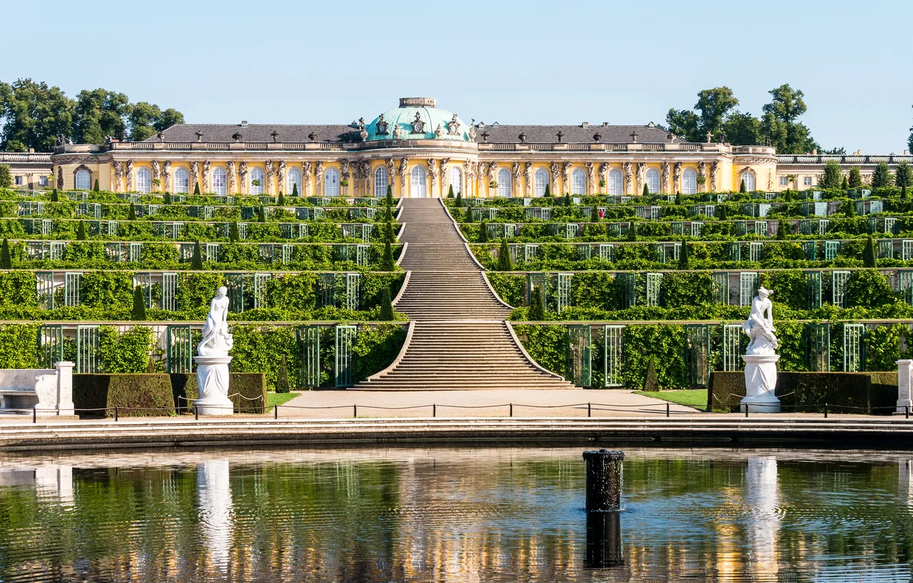 Фото обои зелень, дизайн, Германия, лестница, ступени, фонтан, кусты, дворец