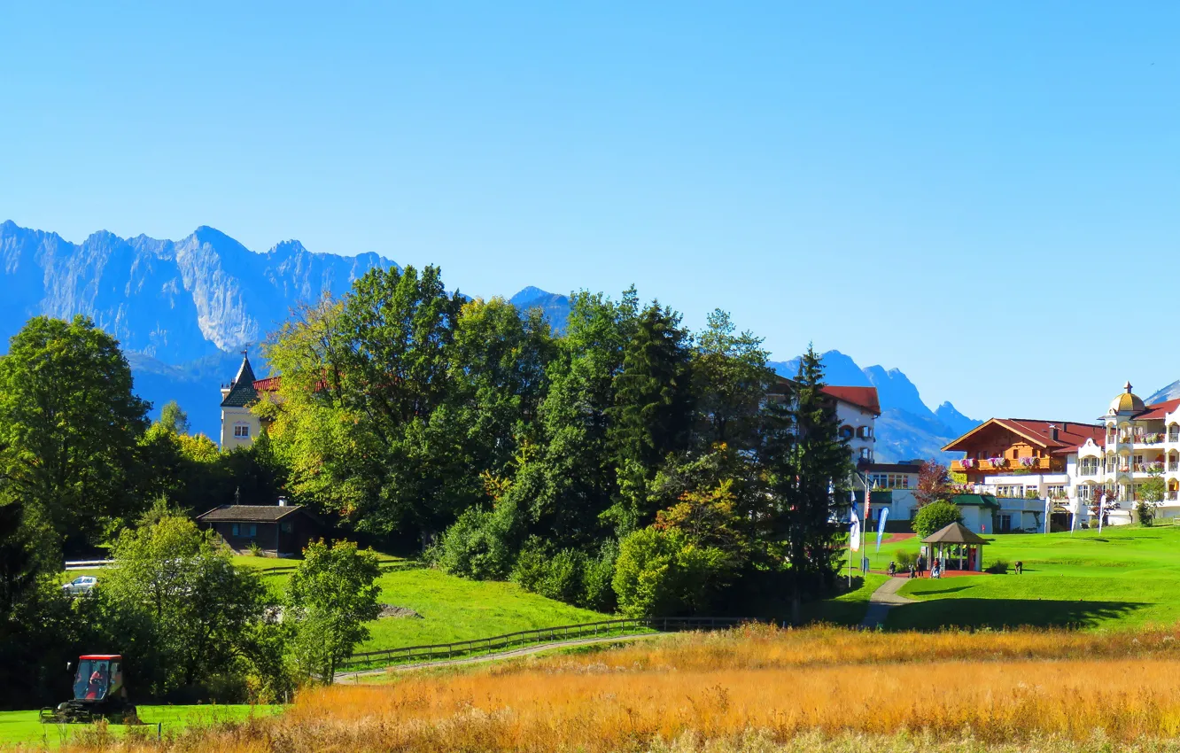 Фото обои Горы, Деревья, Германия, Бавария, Пейзаж, Отель, Кайзер, Поле для гольфа