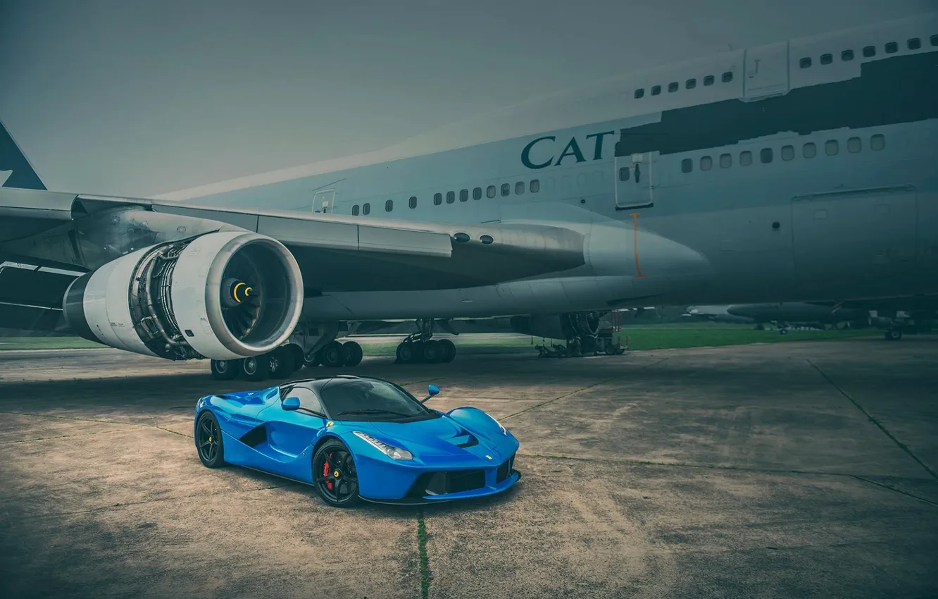 Фото обои Ferrari, Blue, Front, Supercar, LaFerrari, Plane, Runway