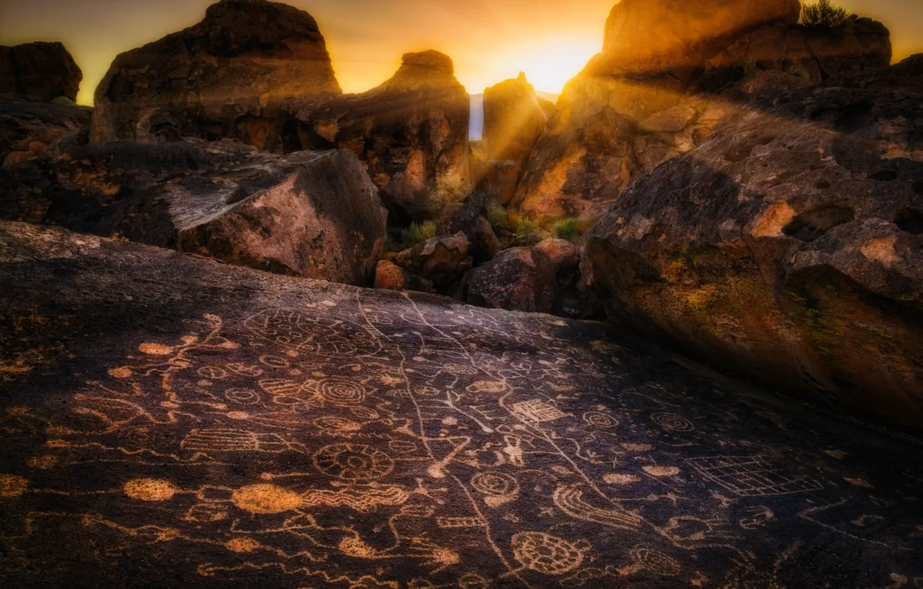 Фото обои солнце, лучи, камни, скалы, рисунки