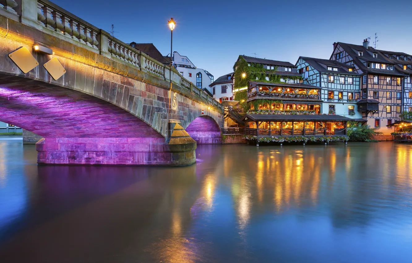 Фото обои мост, огни, река, Франция, дома, канал, Страсбург
