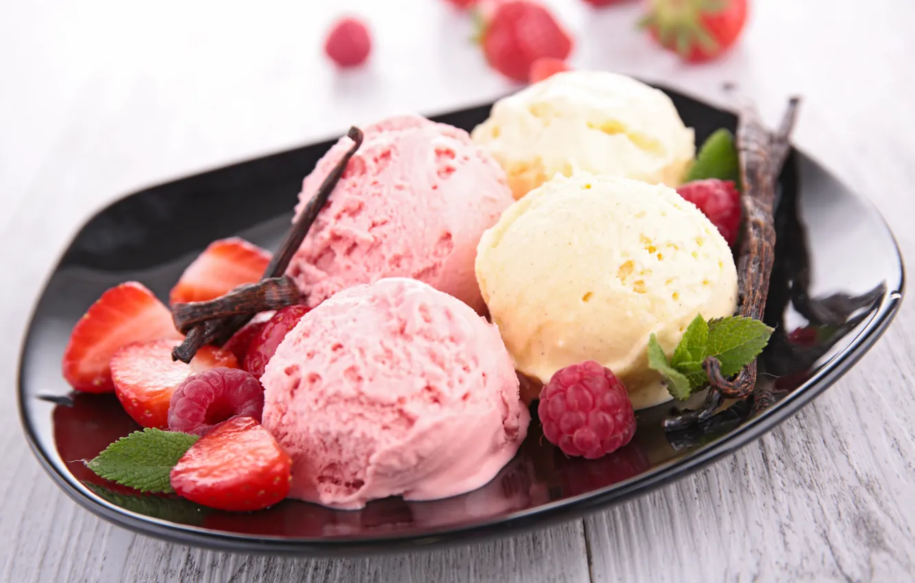 Фото обои лето, ягоды, малина, клубника, мороженое