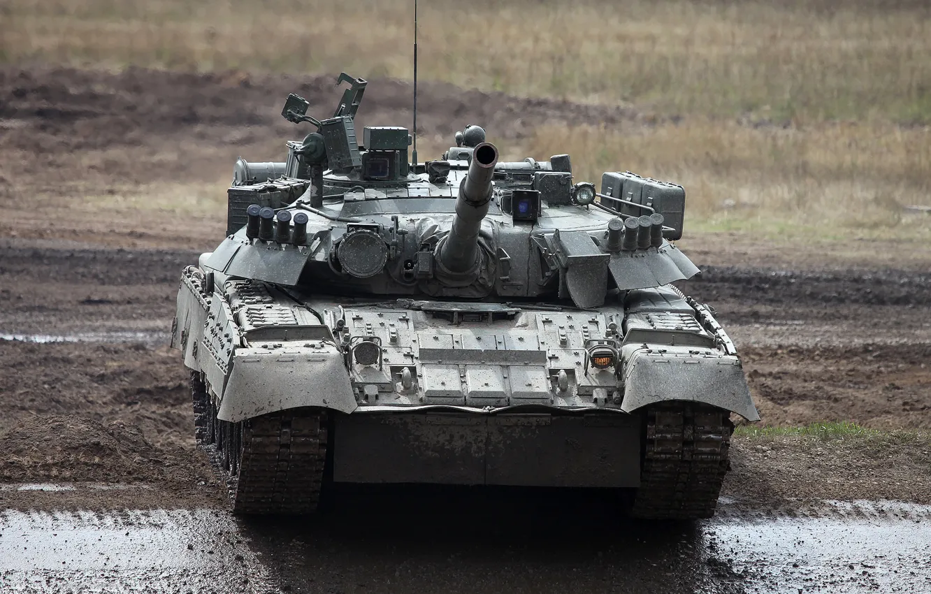 Фото обои грязь, танк, полигон, боевой, Т-80