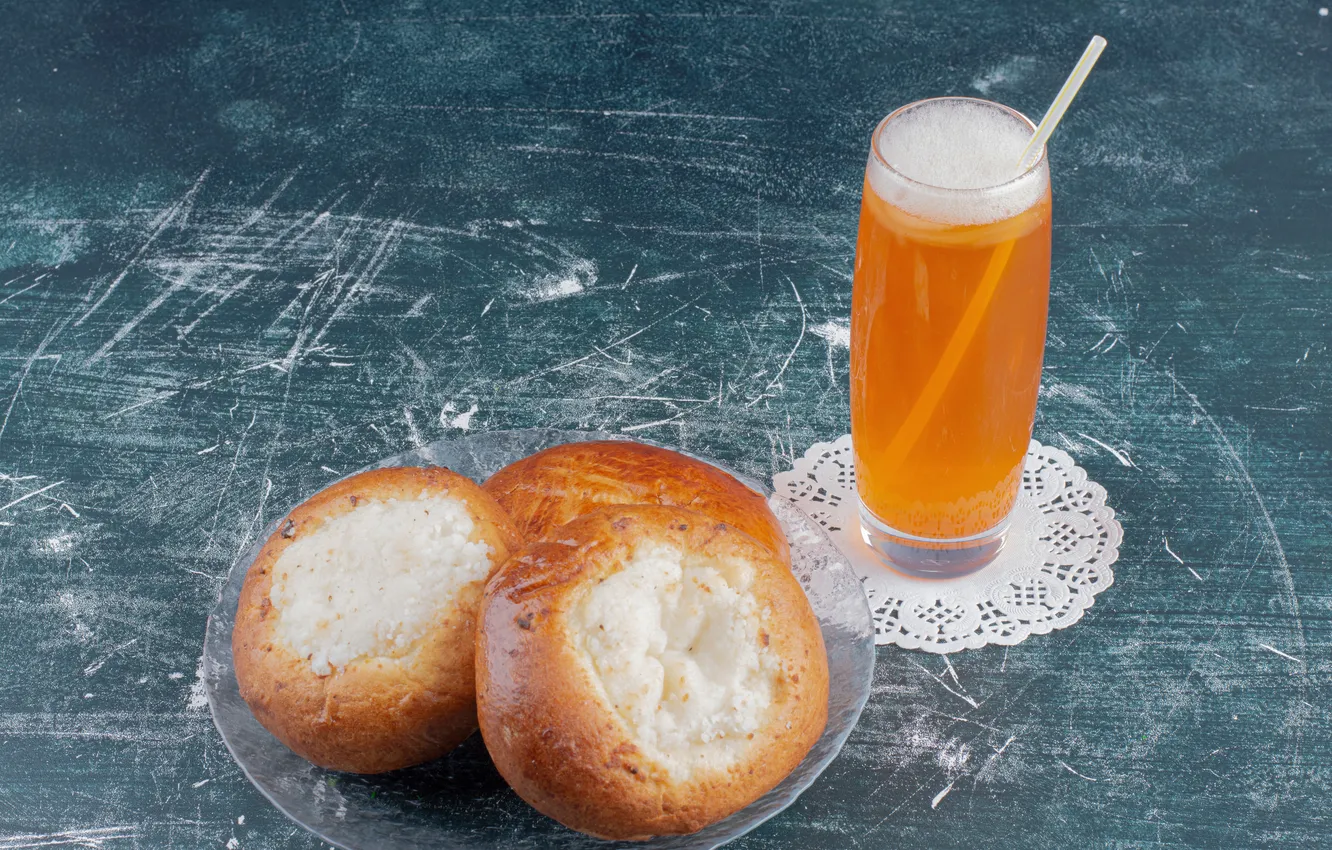 Фото обои glass, table, cheese, marble, buns, lemonade