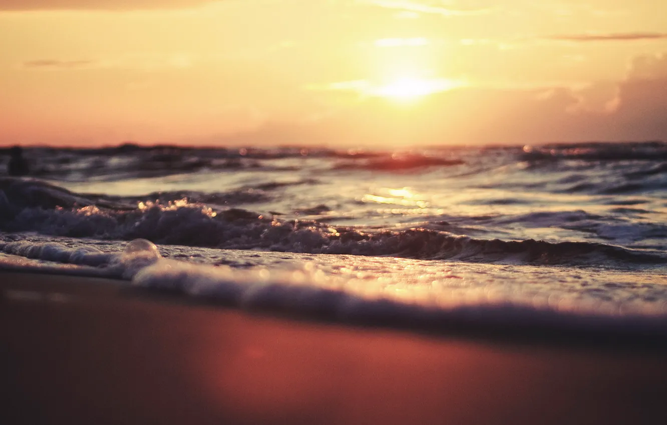 Фото обои море, волны, пляж, солнце, закат, боке