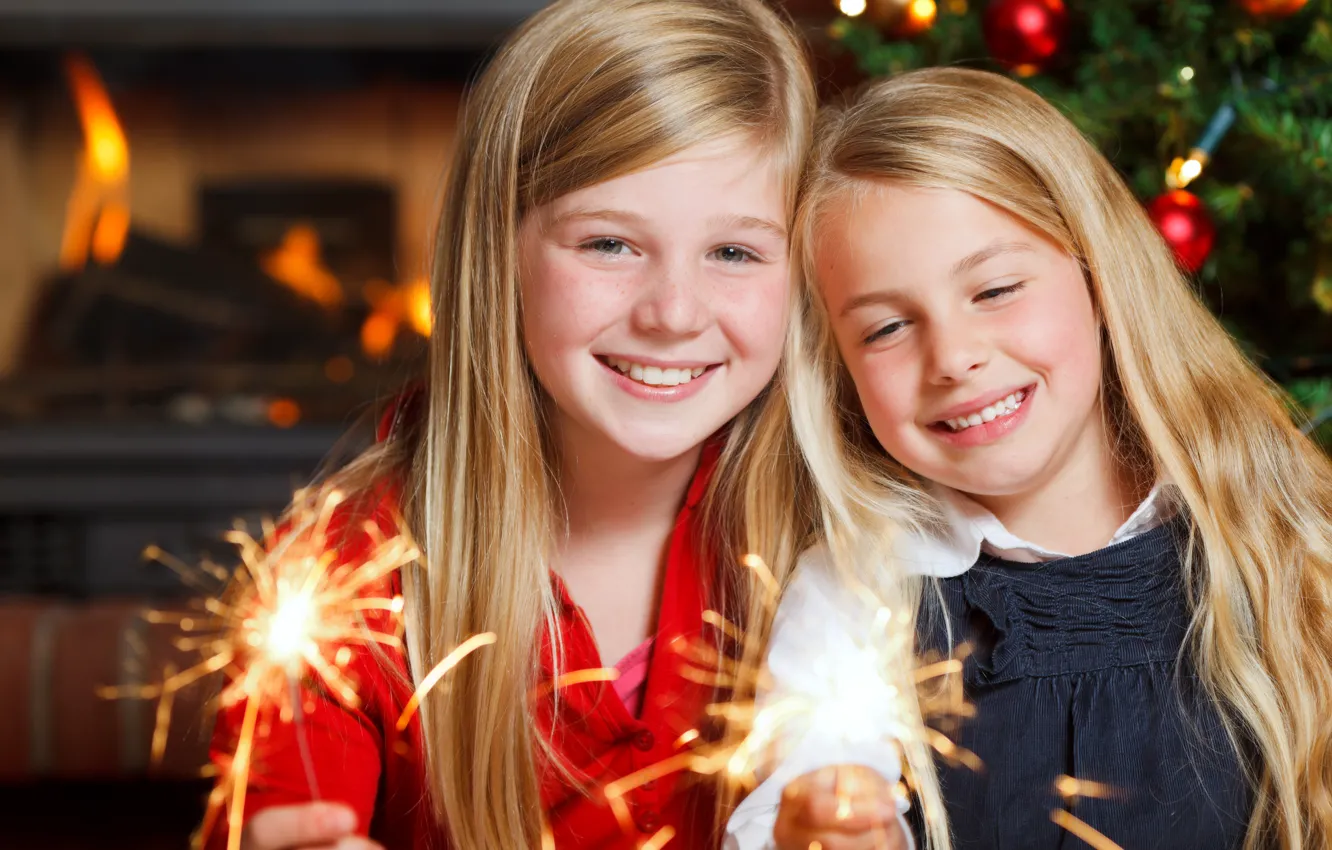 Фото обои свет, дети, lights, ребенок, new year, happy, Merry Christmas, бенгальские огни
