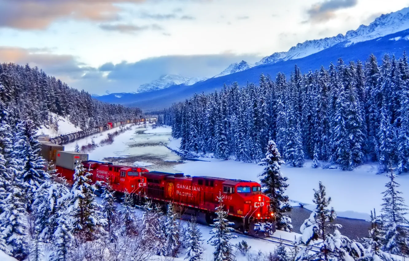 Фото обои зима, лес, небо, облака, снег, горы, поезд