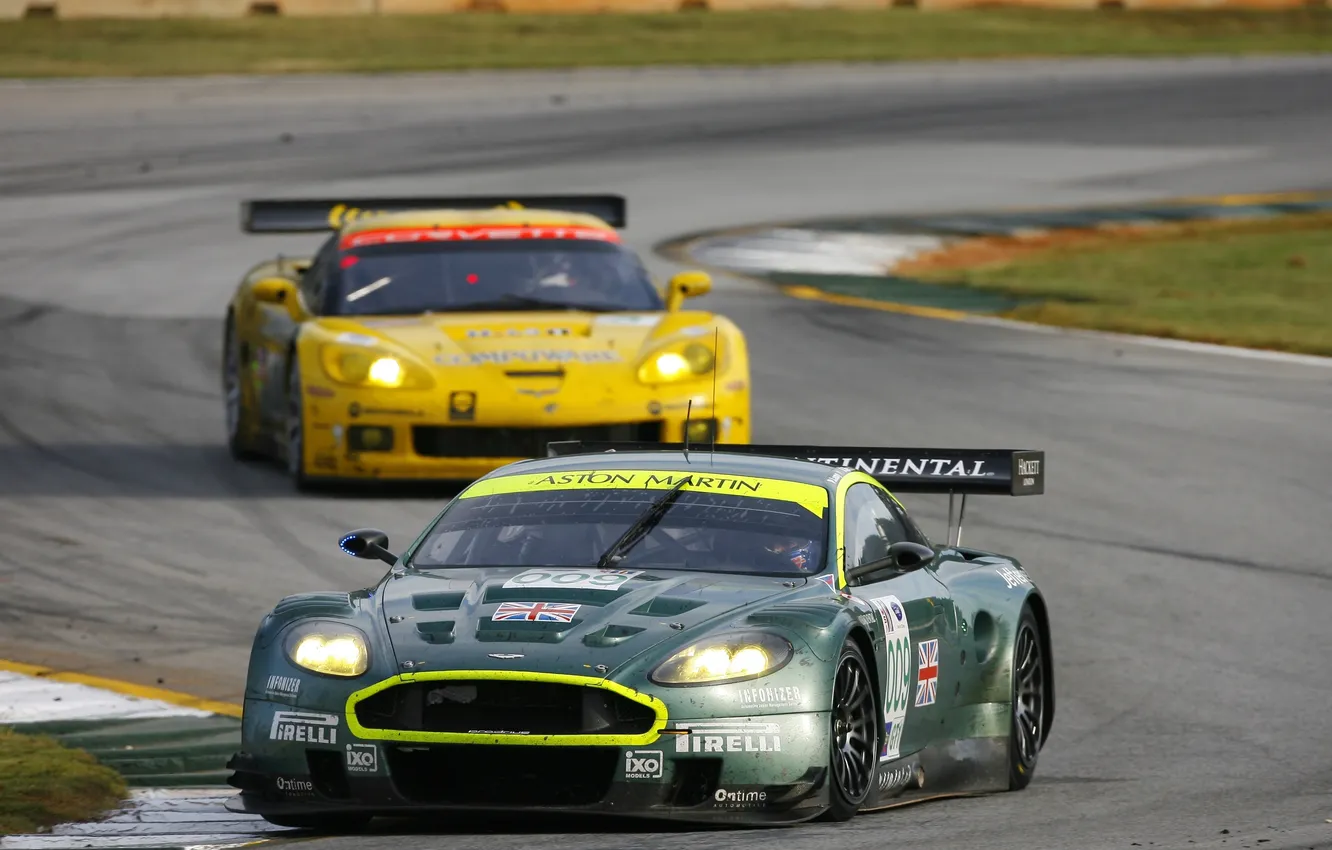 Фото обои Aston Martin, гонка, трек, chevrolet corvette