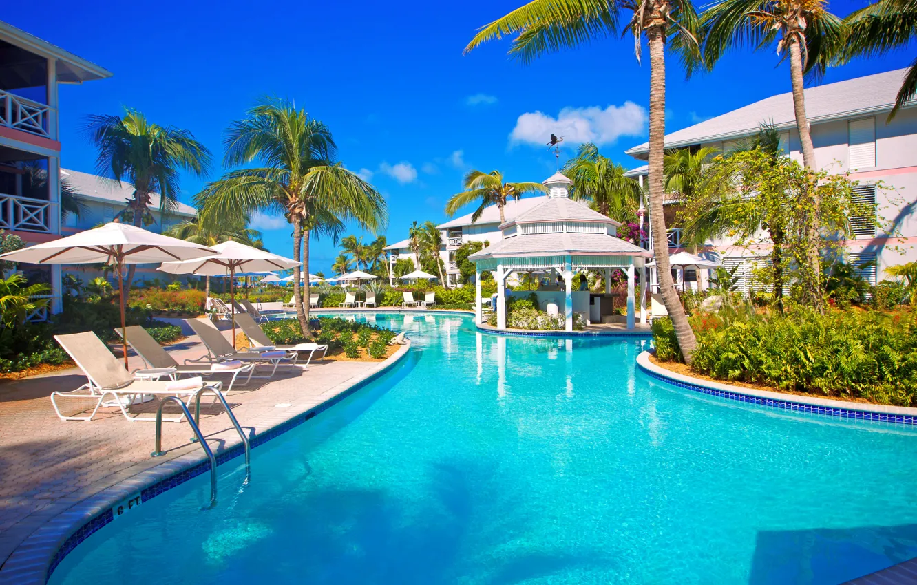 Фото обои небо, пальмы, отпуск, бассейн, шезлонг, отель, беседка