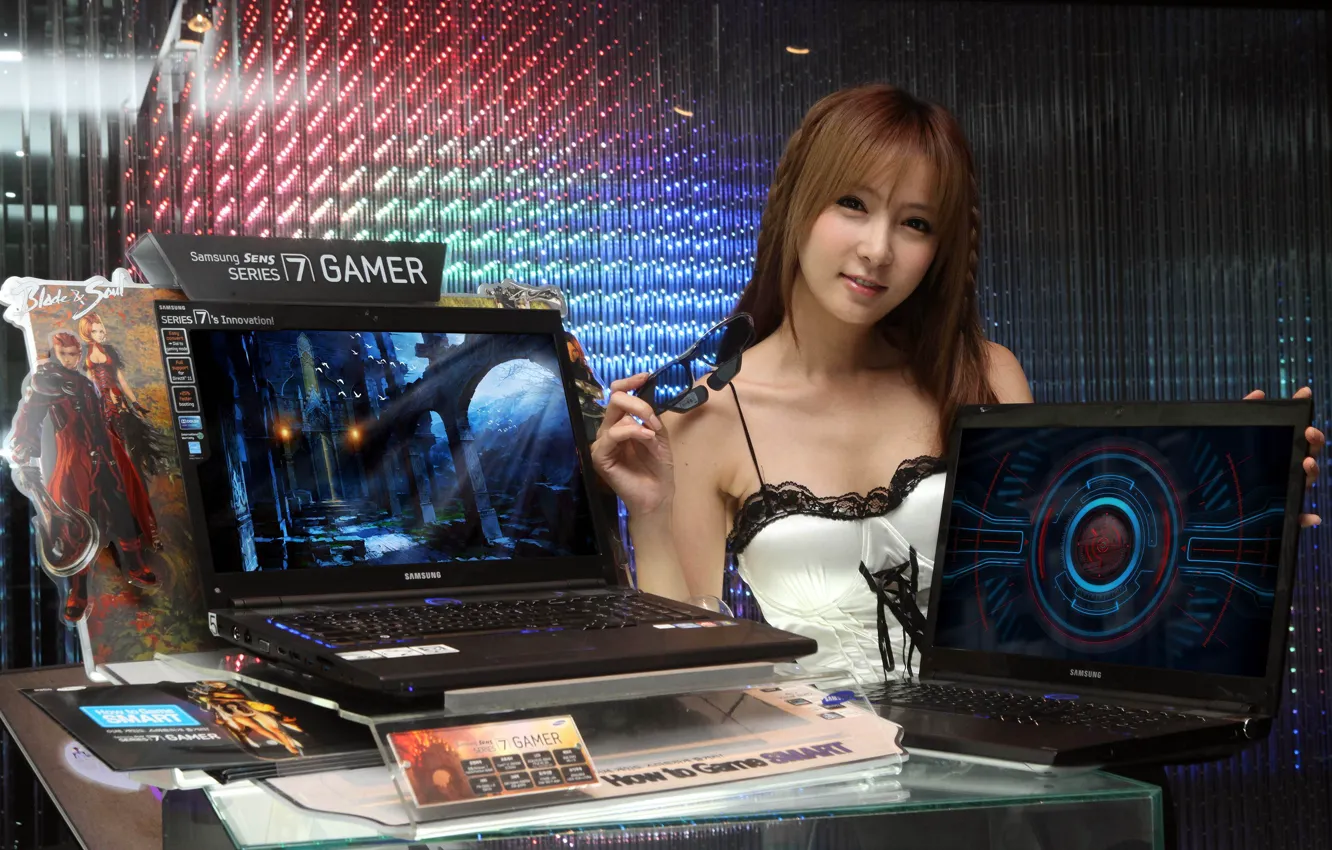 Фото обои девушка, очки, Gamer, samsung, blade and soul