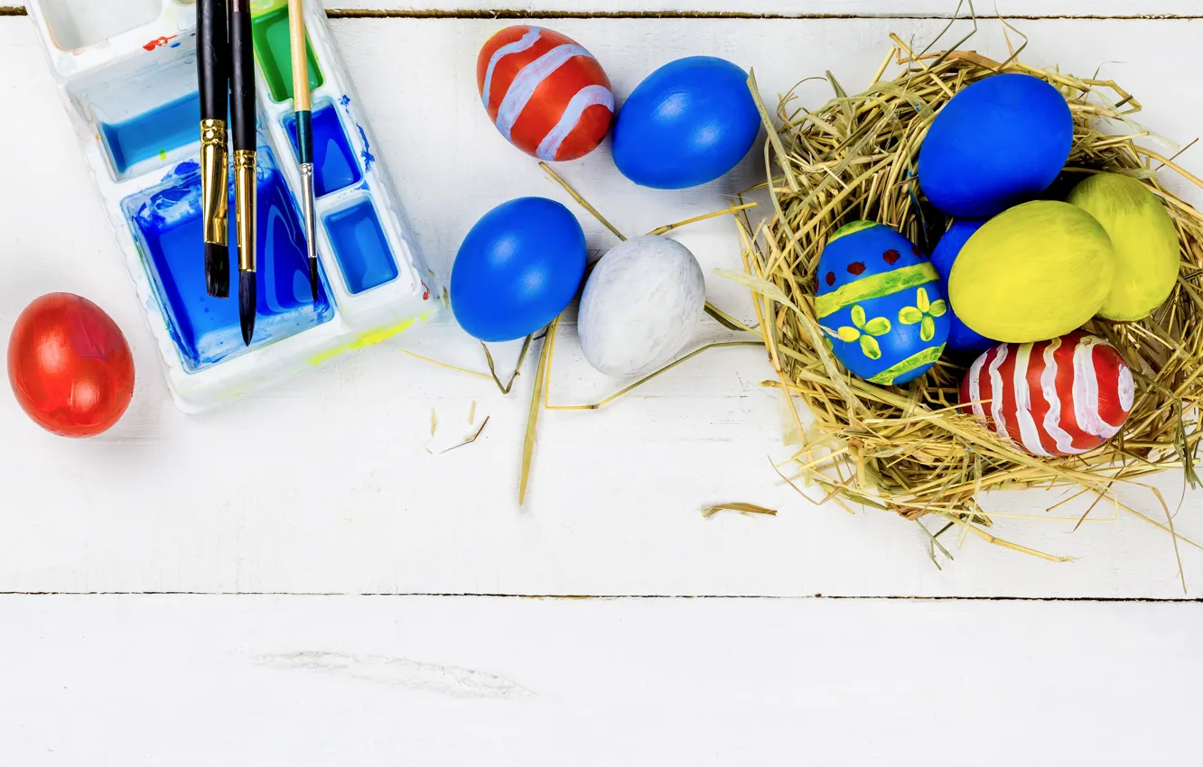 Фото обои праздник, краски, яйца, пасха, гнездо, солома, кисти, Easter