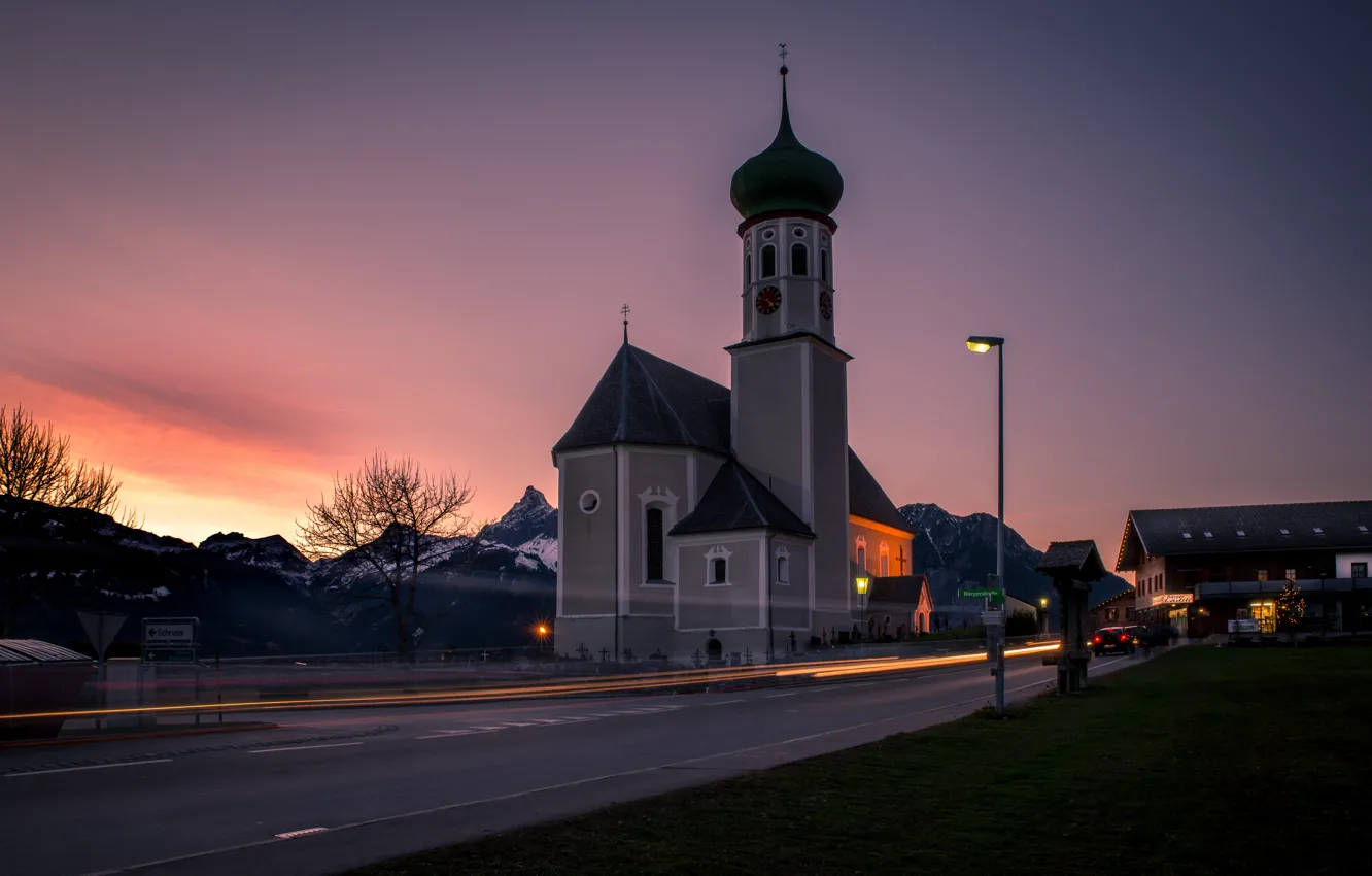 Фото обои дорога, огни, улица, вечер, церковь, Austria, Автрия