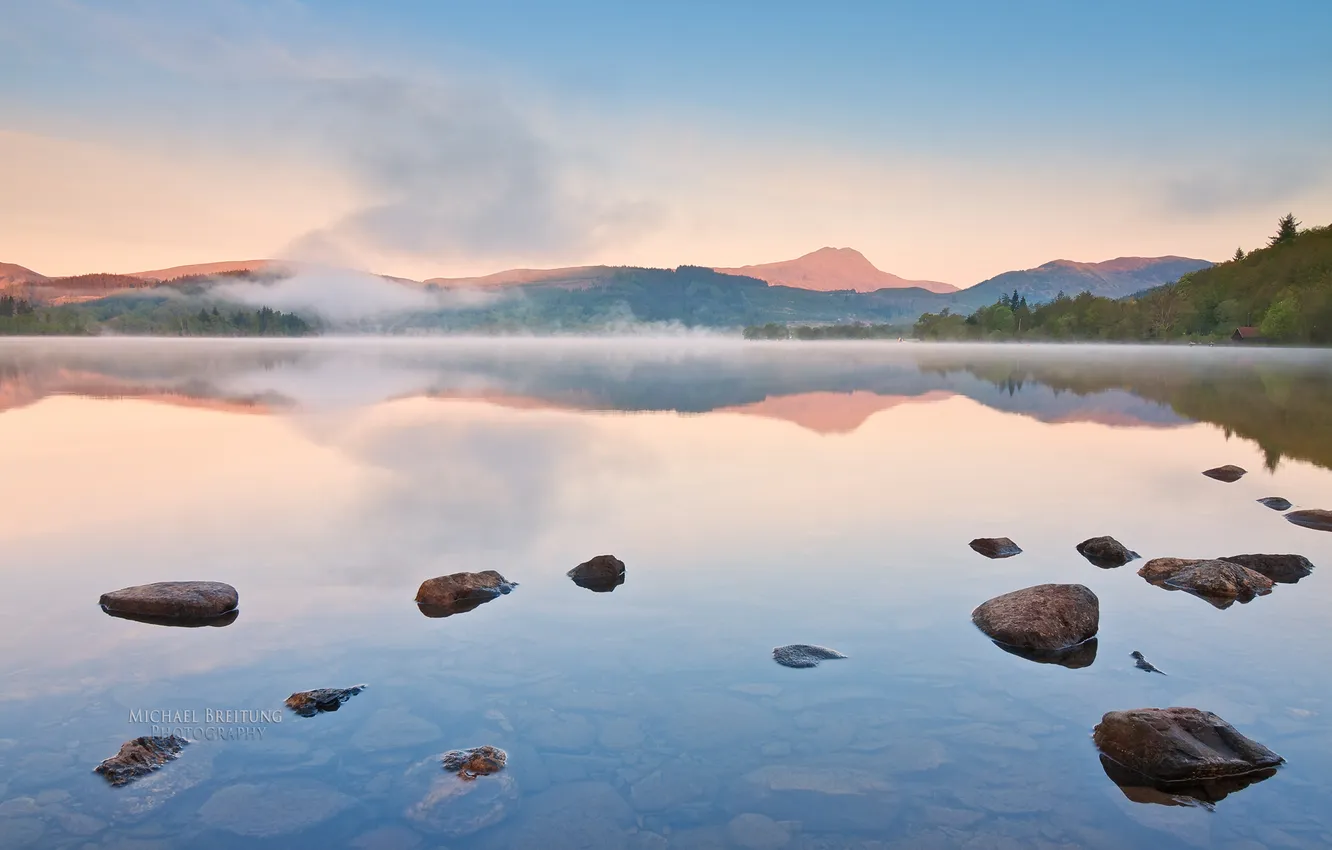 Фото обои горы, туман, озеро, Шотландия