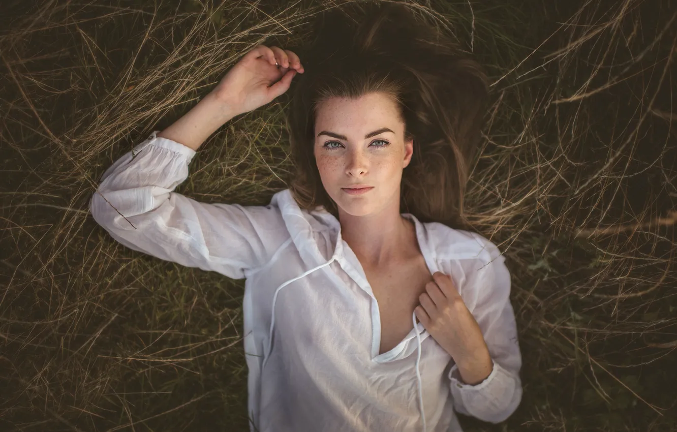 Фото обои веснушки, рубашка, губки, прелесть, Carlla