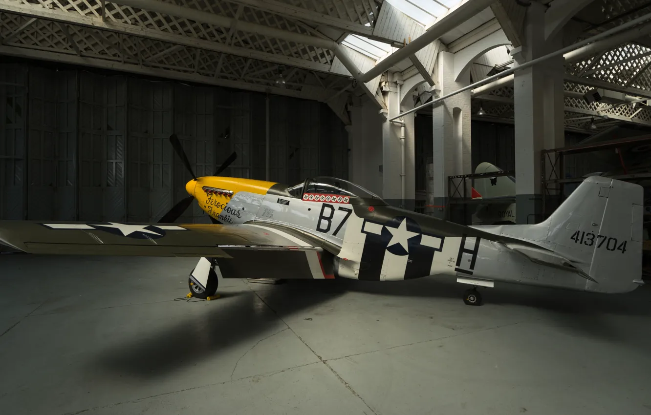 Фото обои Mustang, P-51, Hangar, Fighter