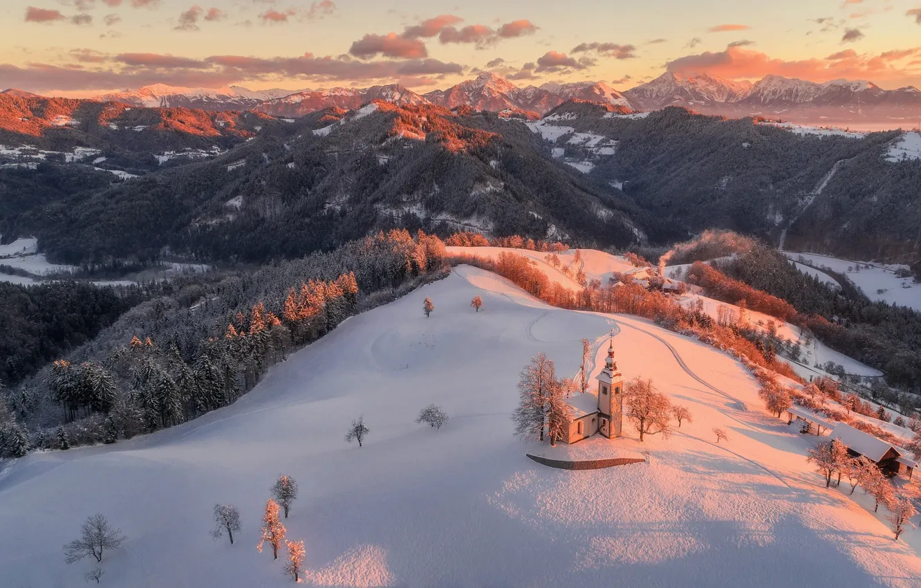 Фото обои зима, снег, пейзаж, горы, природа, утро, Чехия, церковь