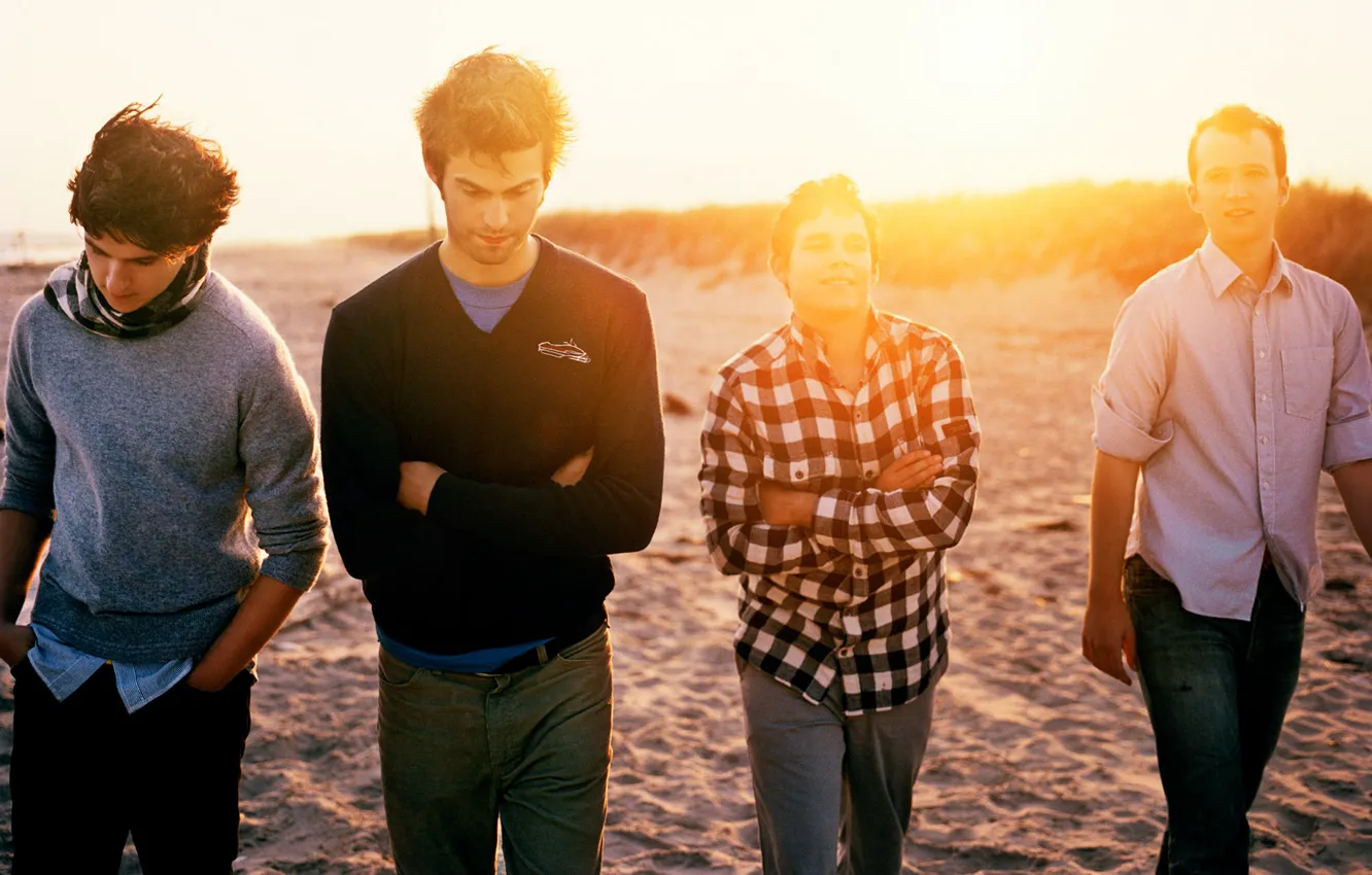 Фото обои музыка, indie rock, Chris Baio, Chris Tomson, Ezra Koenig, Rostam Batmanglij, Vampire Weekend