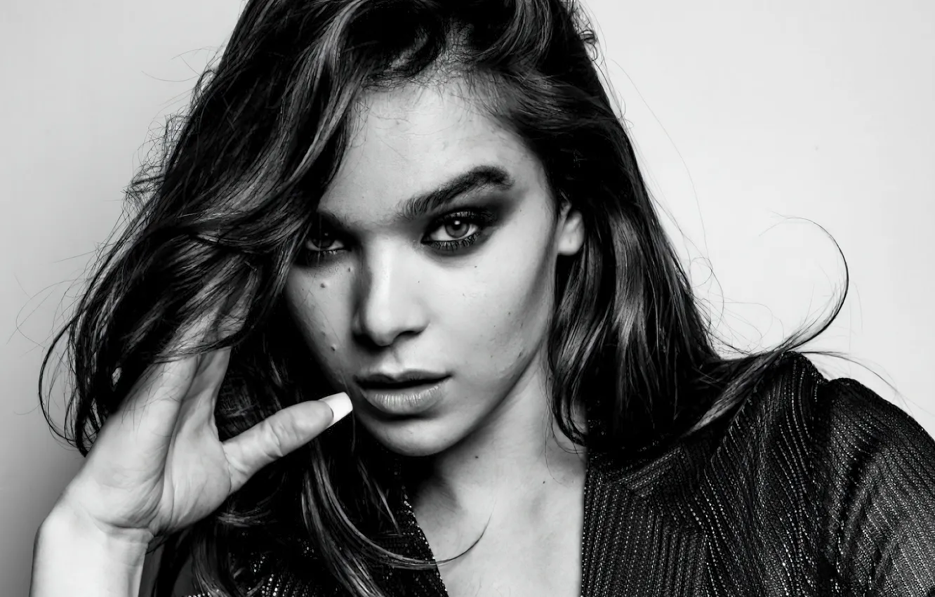Фото обои взгляд, поза, модель, актриса, певица, hair, черно белая, Hailee Steinfeld