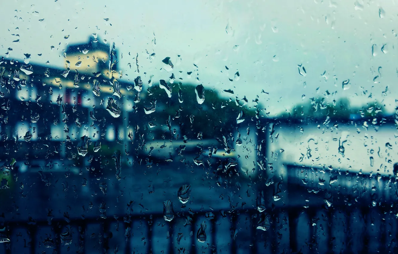Фото обои стекло, капли, город, дождь