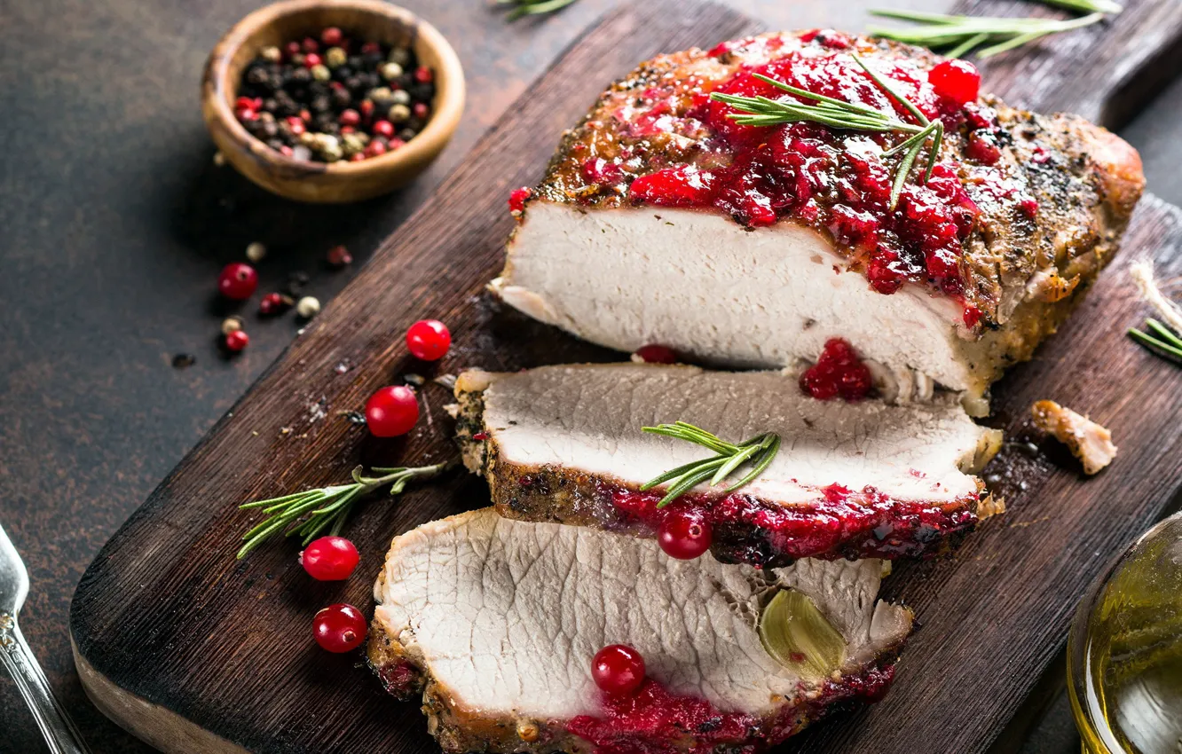 Фото обои мясо, специи, клюква