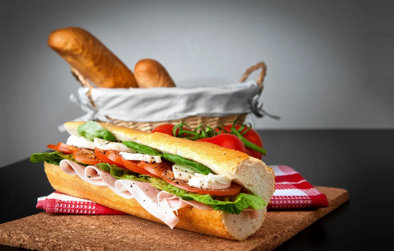 Фото обои фон, корзина, сыр, хлеб, бутерброд, помидор, ветчина