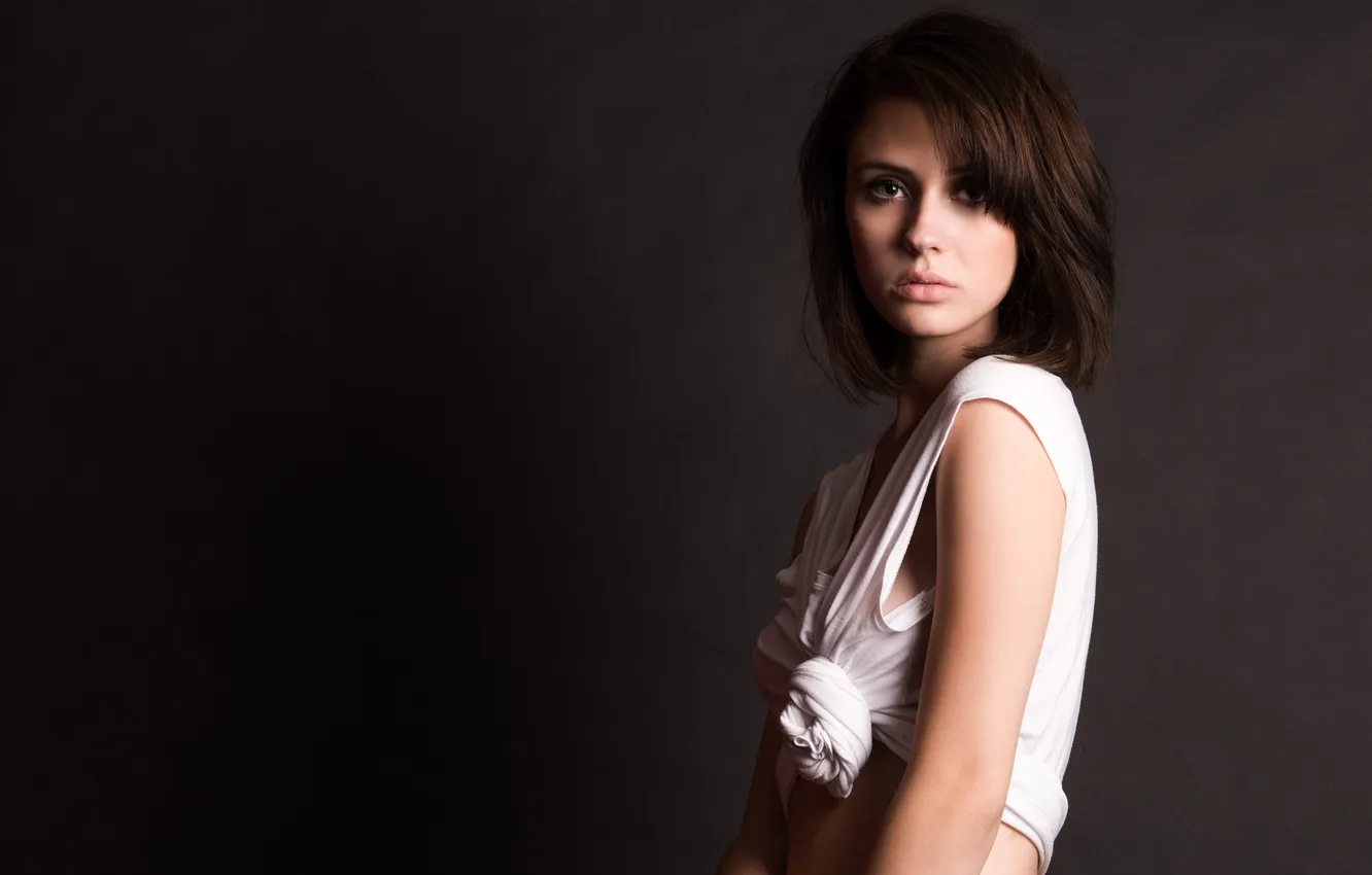 Фото обои взгляд, девушка, брюнетка