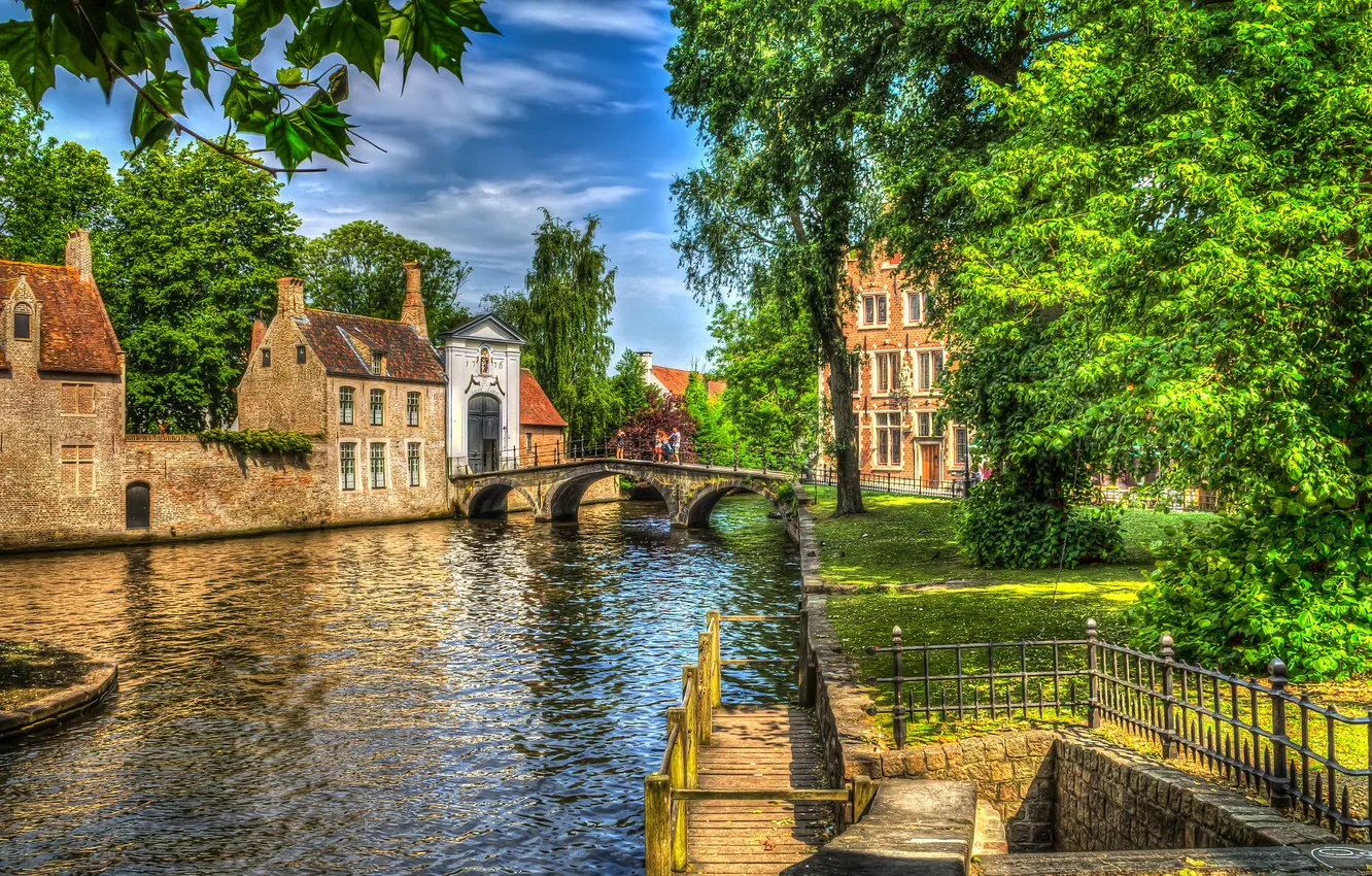 Фото обои зелень, деревья, мост, дома, обработка, канал, Бельгия, речка