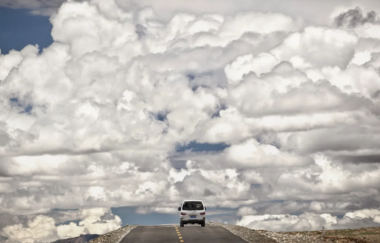 Фото обои дорога, машина, небо, пейзаж