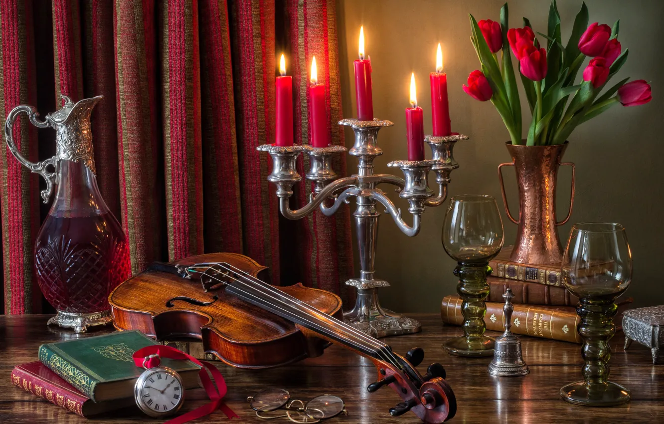 Фото обои цветы, стиль, вино, скрипка, часы, книги, свечи, бокалы