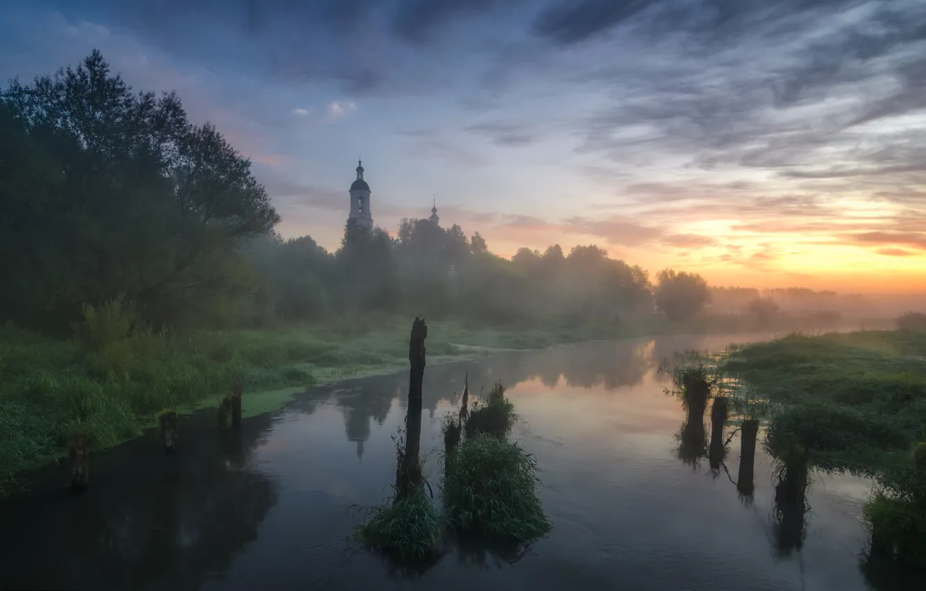 Фото обои пейзаж, природа, туман, река, рассвет, село, утро, церковь
