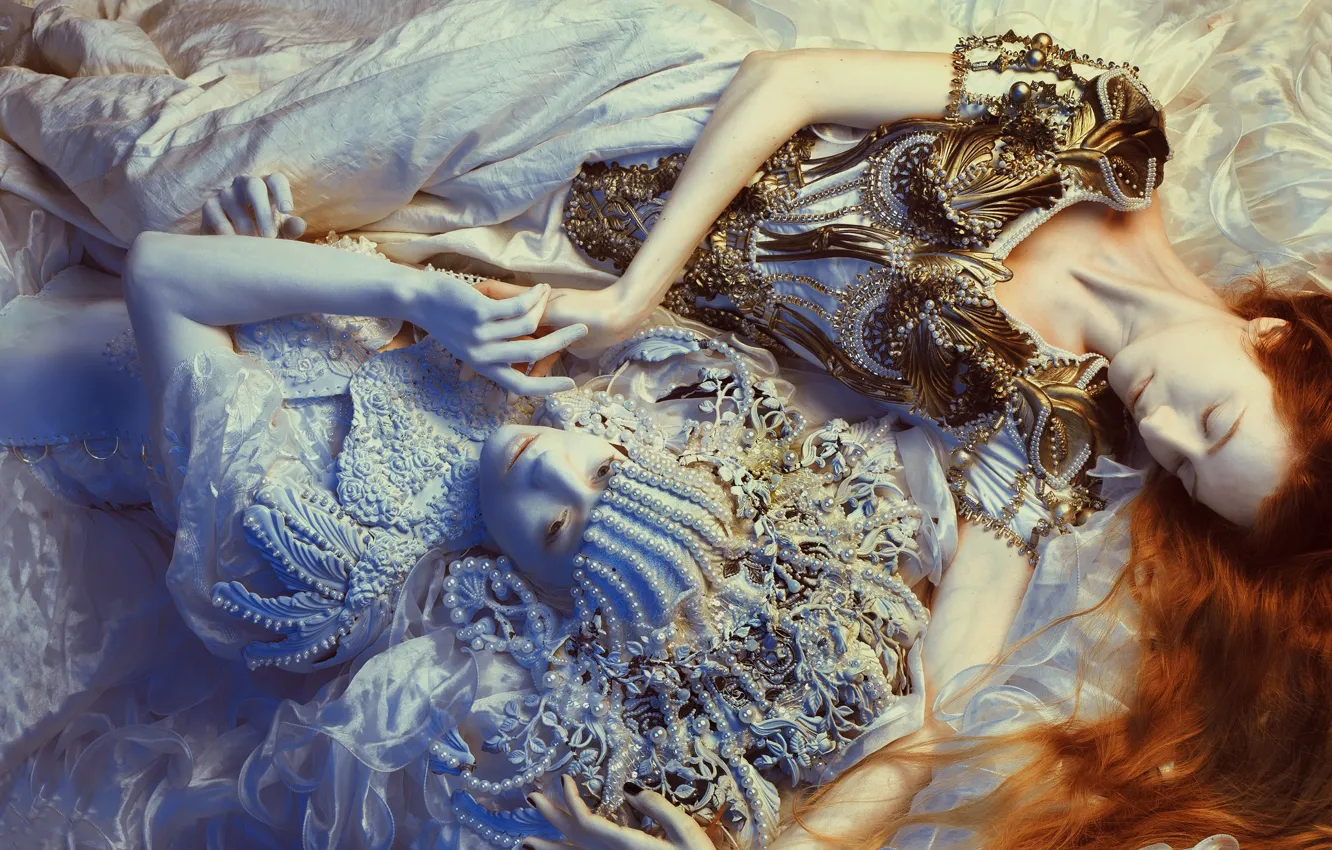 Фото обои девушка, украшения, волосы, платье