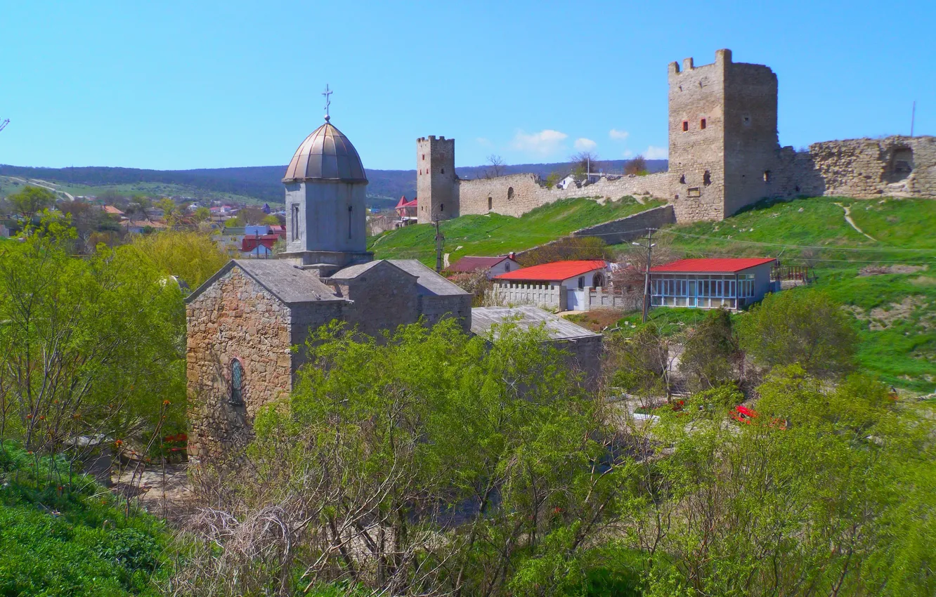 Фото обои город, церковь, башни, крепость, древность, Крым, история, Генуя