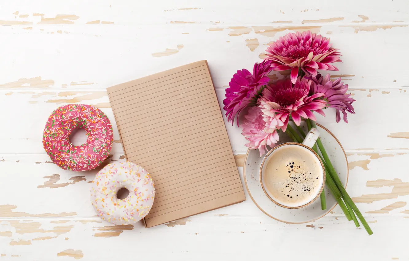 Фото обои цветы, пончики, герберы, wood, pink, flowers, coffee cup, good morning