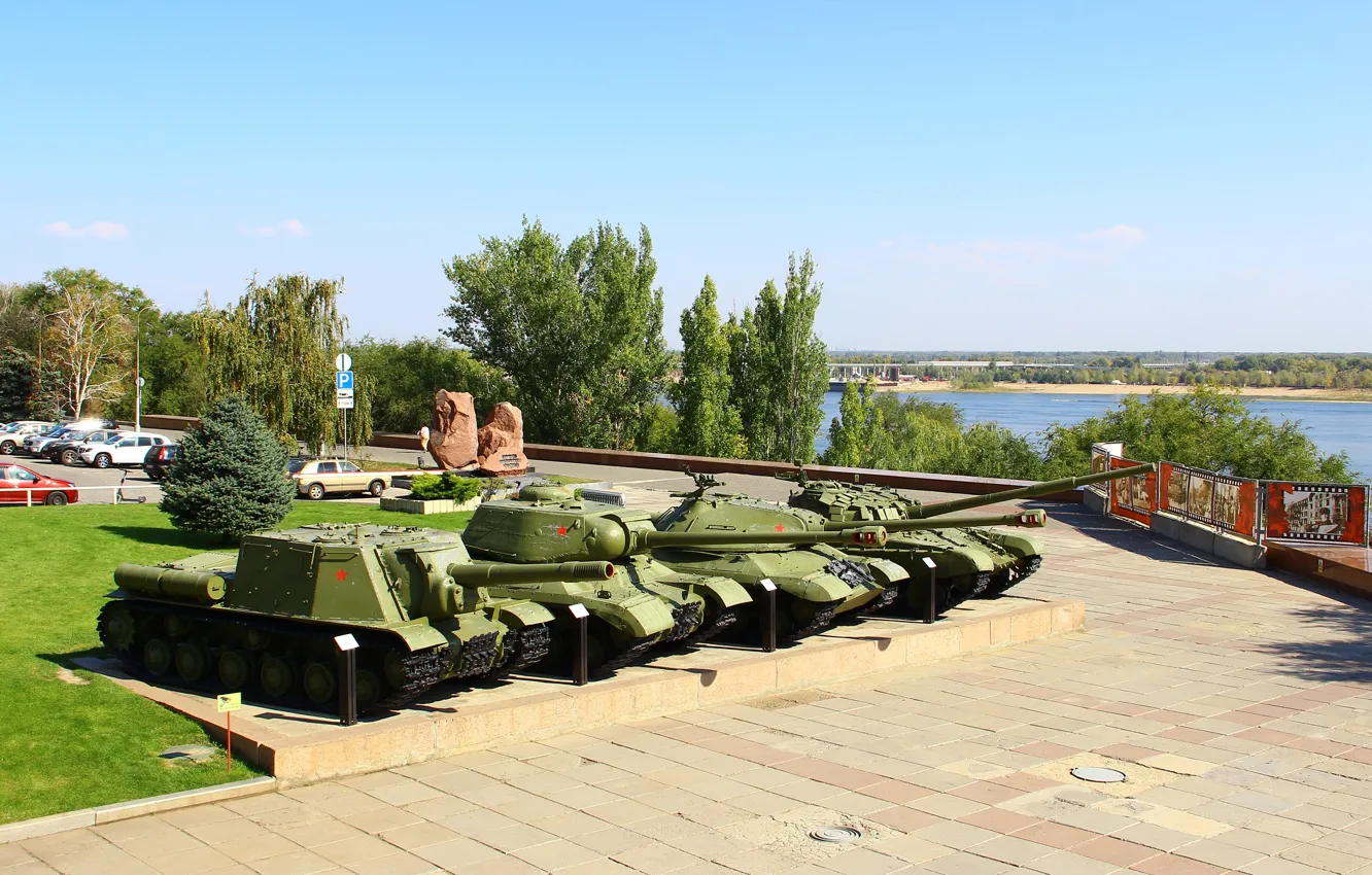 Фото обои Сверху, ИС-2, Танки, Волга, ИСУ-152, Т-72, ИС-3, Волгоград