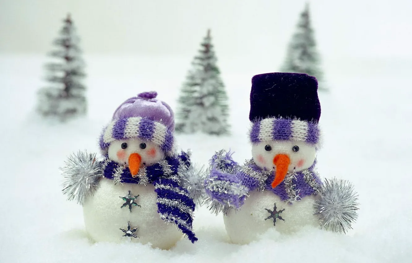 Фото обои снег, игрушка, елка, шарф, снеговики, детское