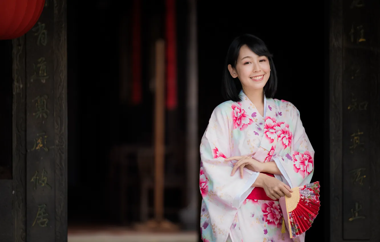 Фото обои девушка, улыбка, веер, кимоно, азиатка, боке