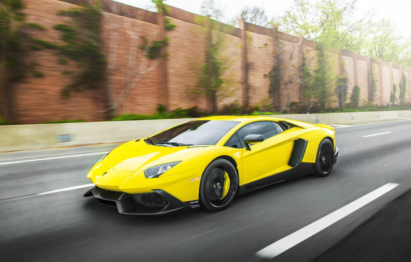 Фото обои Дорога, Lamborghini, Скорость, Ламборджини, Speed, Суперкар, Yellow, Aventador