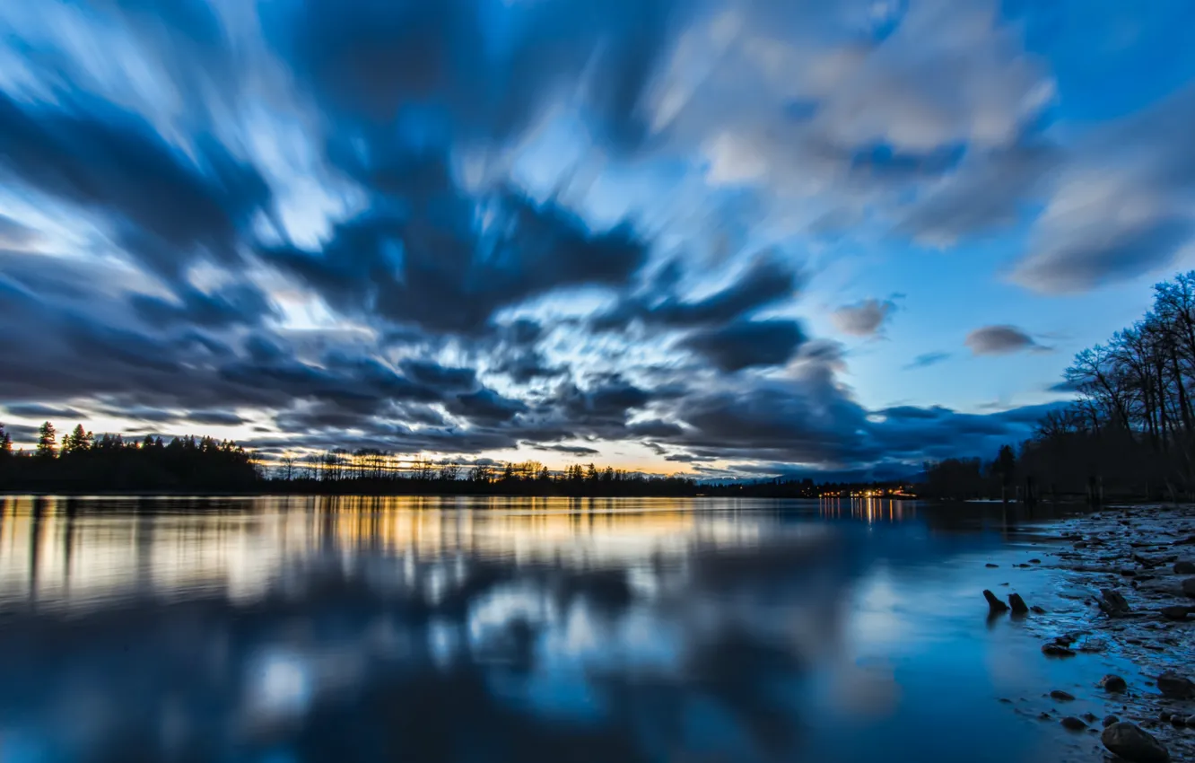 Фото обои небо, вода, облака, деревья, закат, озеро, гладь, отражение