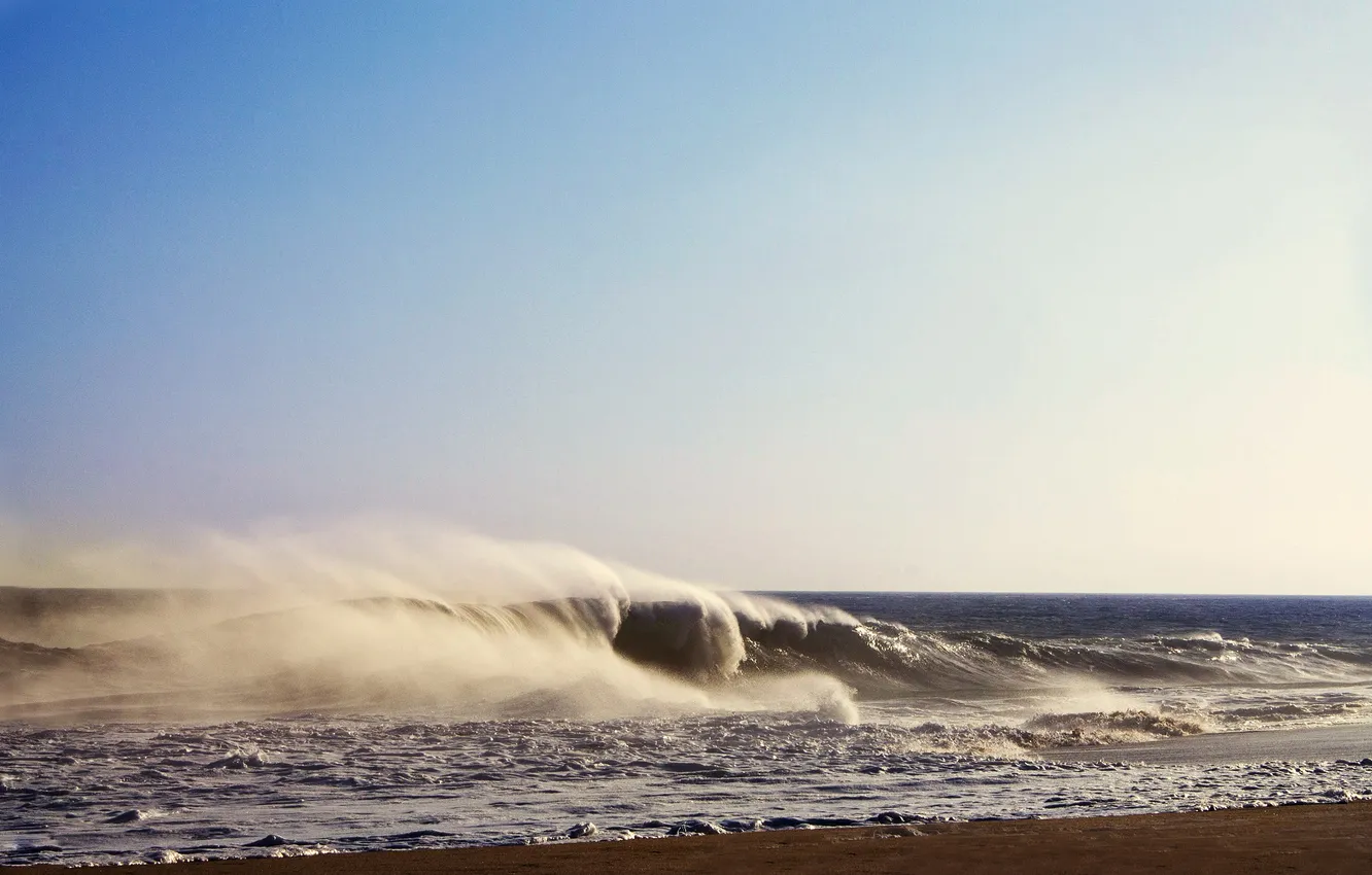 Фото обои песок, море, волны, брызги, ветер, берег